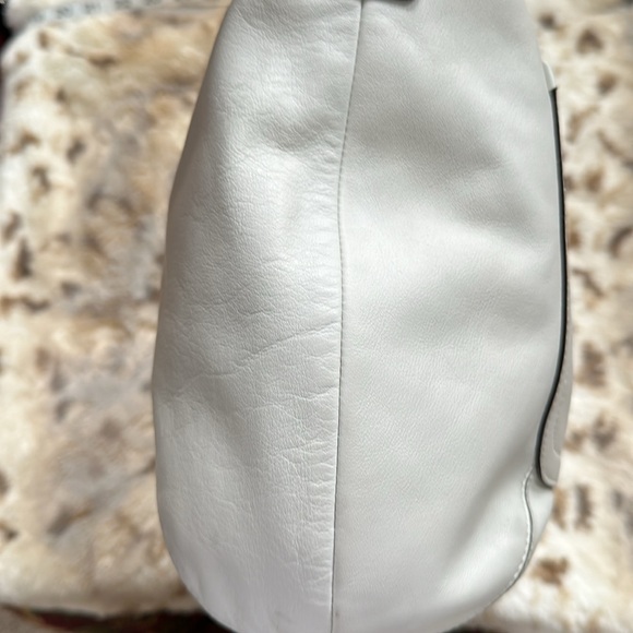 Coach large ivory hobo with wallet - Picture 6 of 16